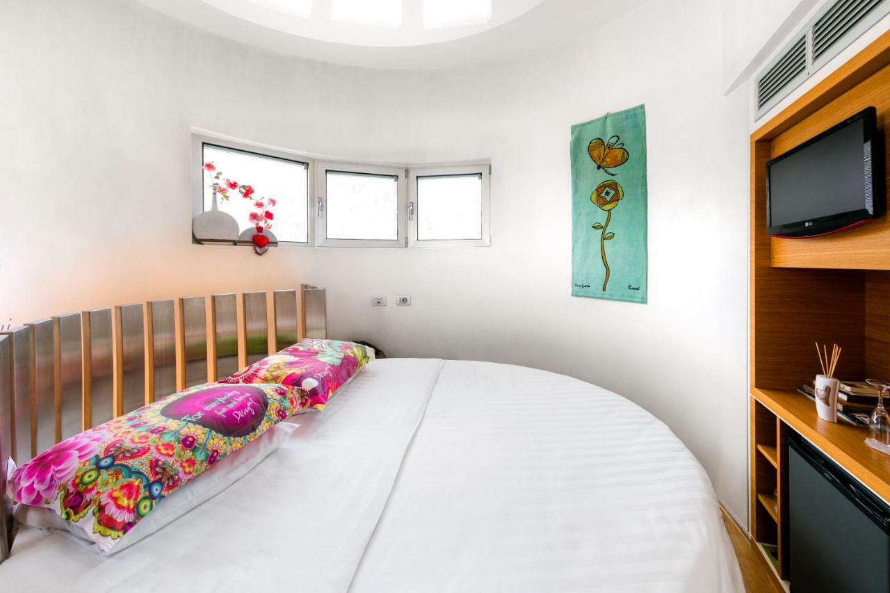 Le Pinete Design Bed And Breakfast Viggiù Kültér fotó